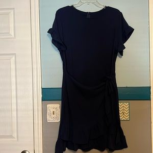 Amazon wrap dress Sixe XL but fits more of a large. Runs Small.